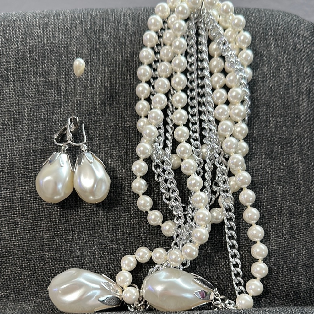 Sarah Coventry Pearl and Silver Necklace Set